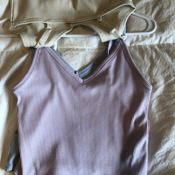 American Eagle Cropped Tank Tops - Picture 2 of 4